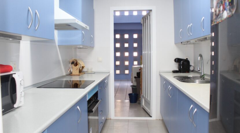 Vivienda y garaje (7)